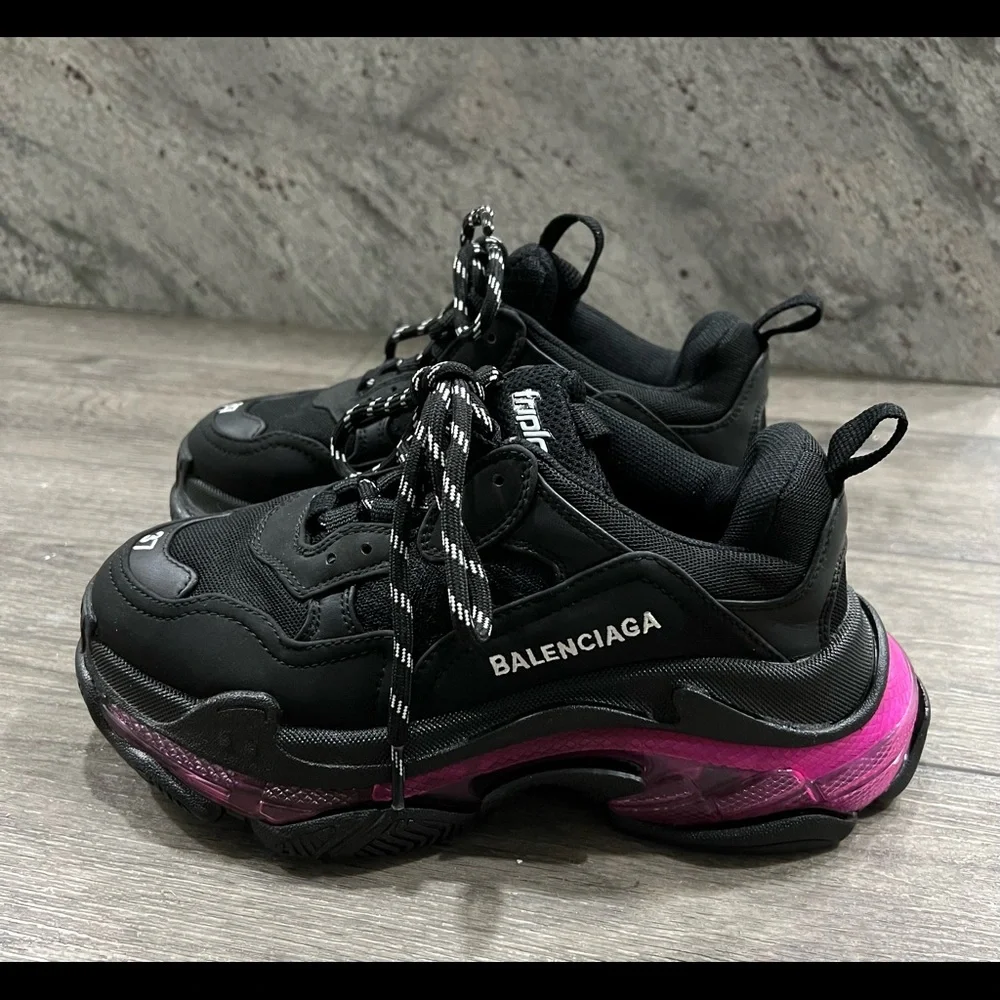 ❌SOLD❌Balenciaga Triple S Black/Pink Neon - Picture 1 of 6